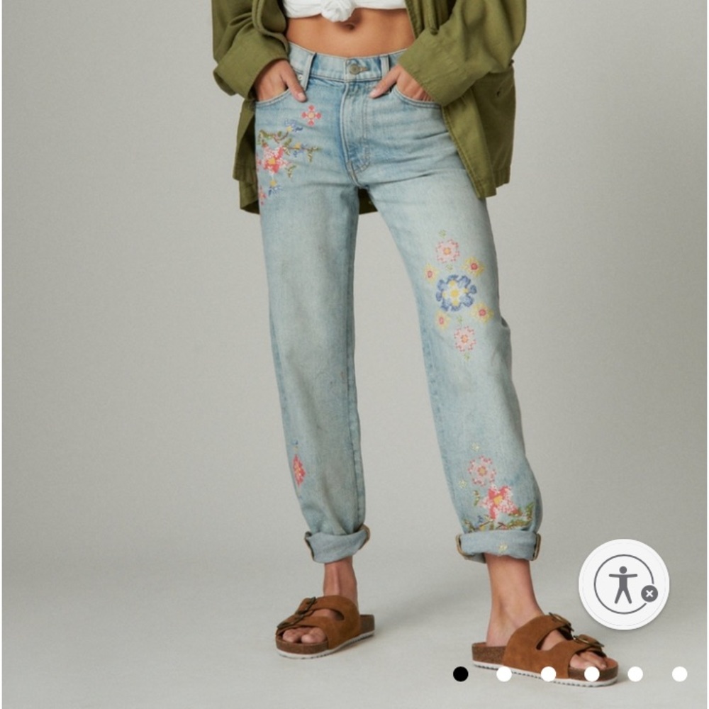 Lucky Brand flower embroidered mid rise boy jeans 27R